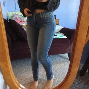 Levi’s 711 skinny ankle jeans size small